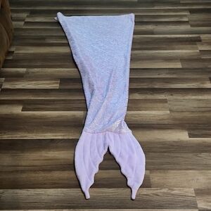 Pillowfort Oversized Purple/ Silver Mermaid Blanket